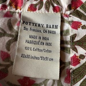 Pottery Barn Dining - Pottery Barn Napkins -Set of 5 Pottery Barn Dining - Pottery Barn Napkins -Set of 5